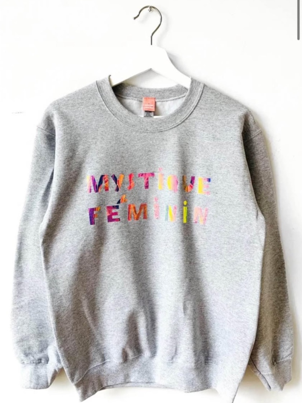 BNWT 'Mystique Féminin' Crewneck Sweatshirt - Women's Casual Pullover